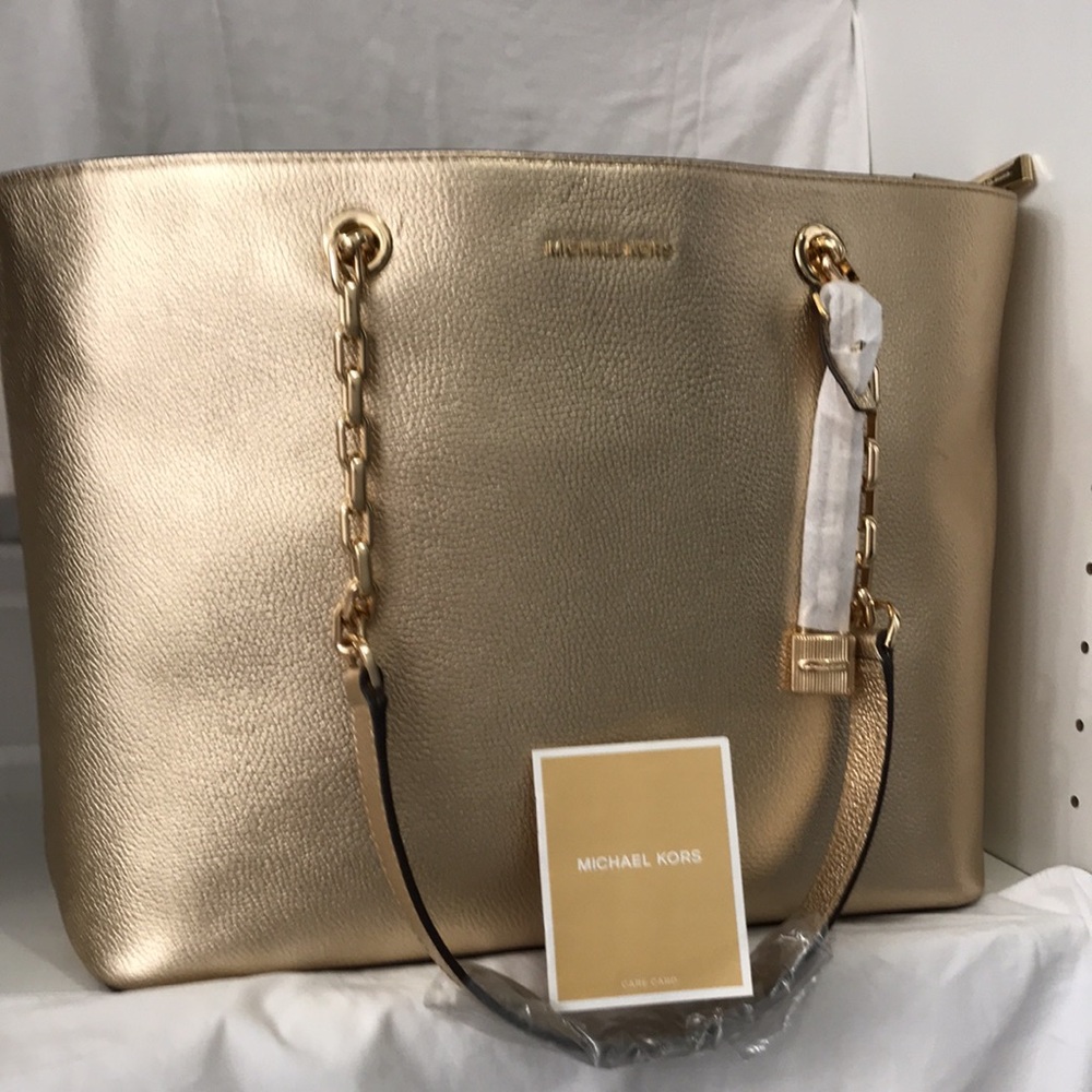 Michael Kors Mercer Chain Tote Bag w/ Laptop Compartment in Metallic Pale Gold - Picture 5 of 16